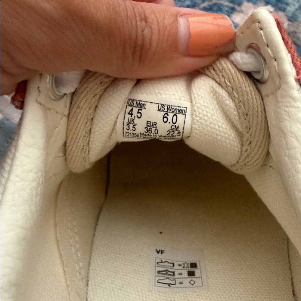 Vans women’s shoes size 6 - Picture 4 of 4